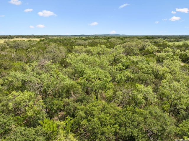 547 COUNTY ROAD 3401, Hondo, TX 78861