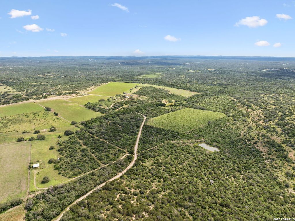 547 COUNTY ROAD 3401, Hondo, TX 78861