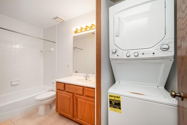 8013 Xerxes Avenue S B206, Bloomington, MN 55431