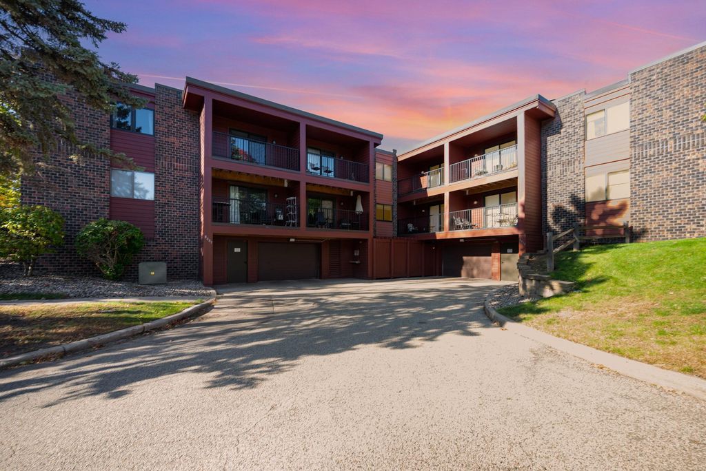 8013 Xerxes Avenue S B206, Bloomington, MN 55431