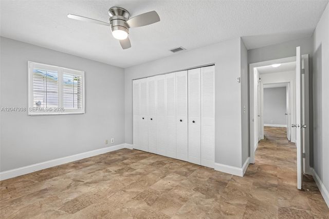 8855 NW 10th Pl, Plantation, FL 33322