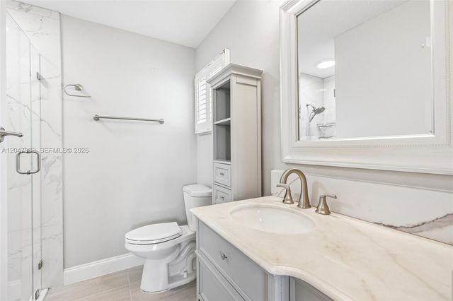 8855 NW 10th Pl, Plantation, FL 33322
