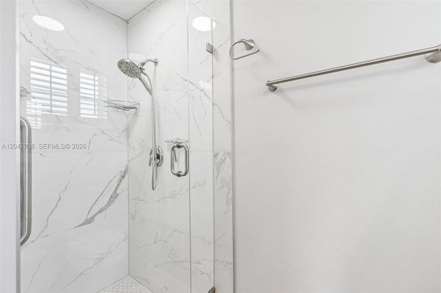 8855 NW 10th Pl, Plantation, FL 33322