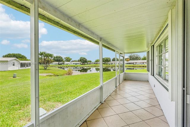 8855 NW 10th Pl, Plantation, FL 33322