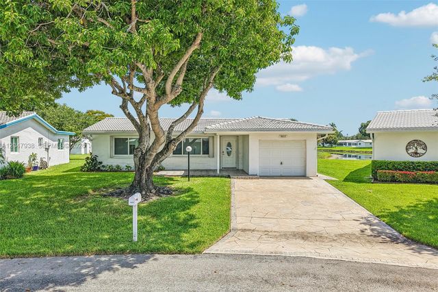 8855 NW 10th Pl, Plantation, FL 33322