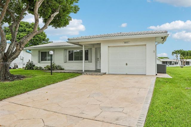 8855 NW 10th Pl, Plantation, FL 33322