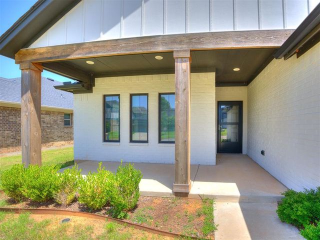 13244 Sawtooth Oak Road, Choctaw, OK 73020