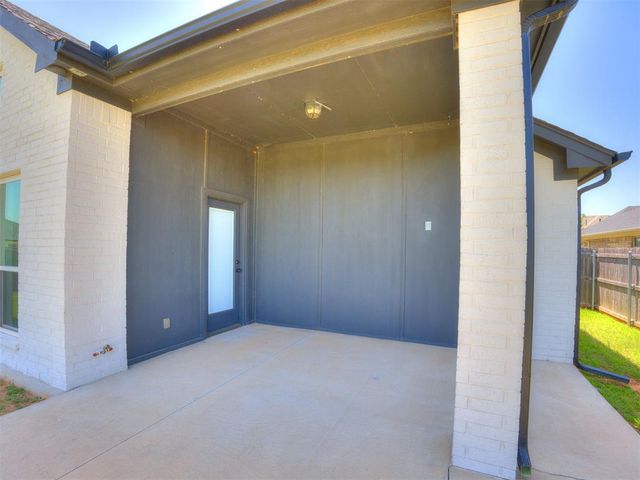 13244 Sawtooth Oak Road, Choctaw, OK 73020