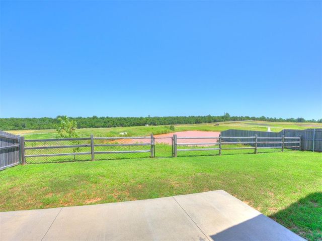 13244 Sawtooth Oak Road, Choctaw, OK 73020