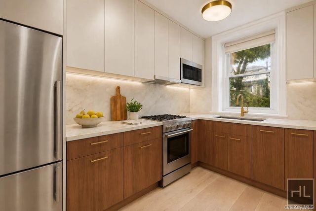 3424 34th Street, Astoria, NY 11106