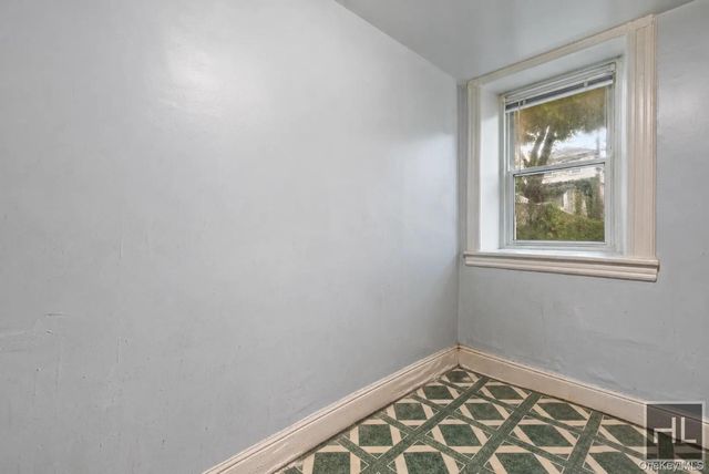 3424 34th Street, Astoria, NY 11106