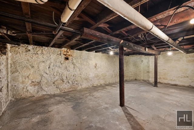 3424 34th Street, Astoria, NY 11106