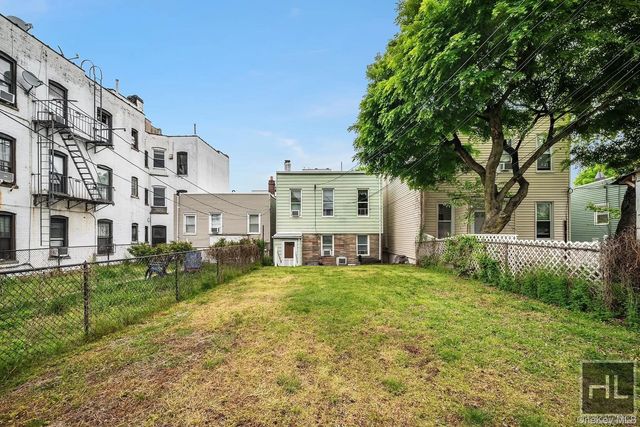 3424 34th Street, Astoria, NY 11106