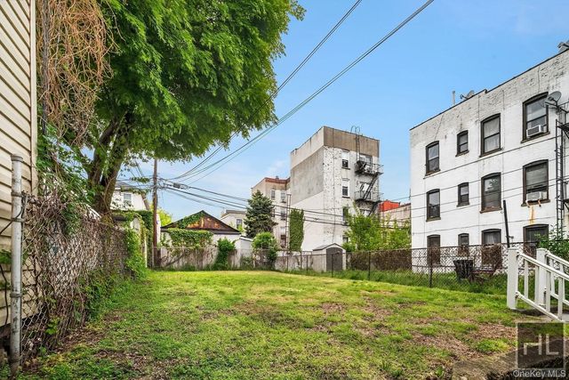 3424 34th Street, Astoria, NY 11106