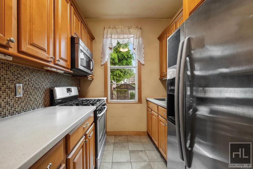 3424 34th Street, Astoria, NY 11106