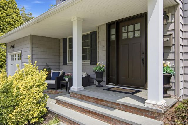 1 Wenmore Court, Commack, NY 11725
