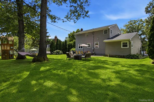 1 Wenmore Court, Commack, NY 11725