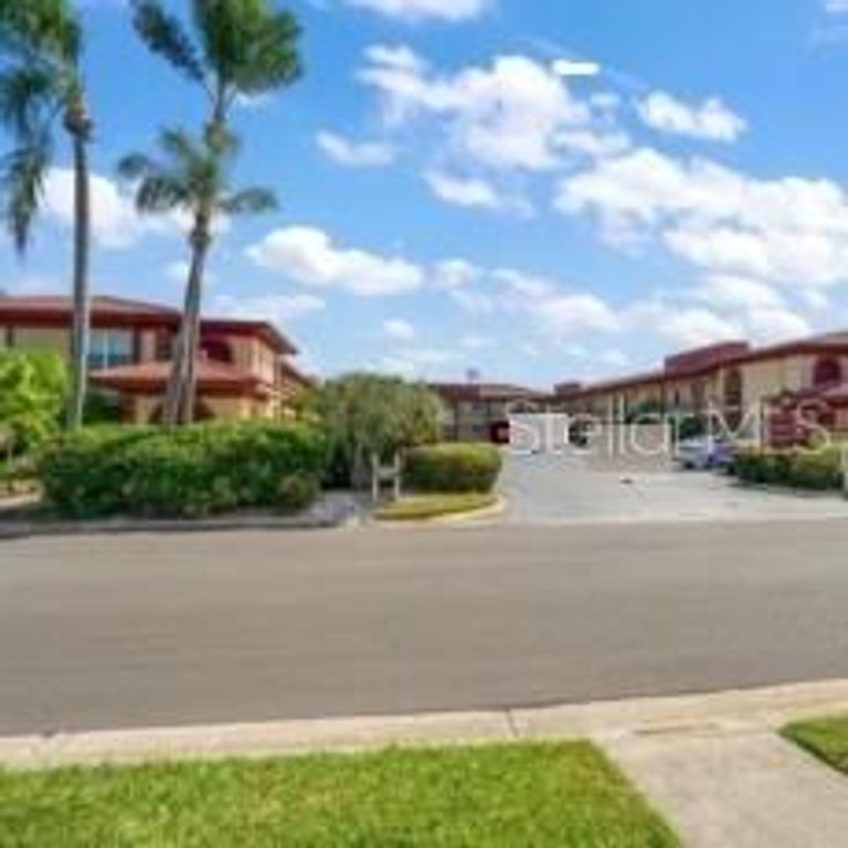 10351 REGAL DRIVE 10, Largo, FL 33774