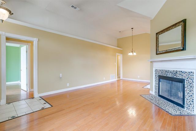 802 Greenridge Drive, Arlington, TX 76017