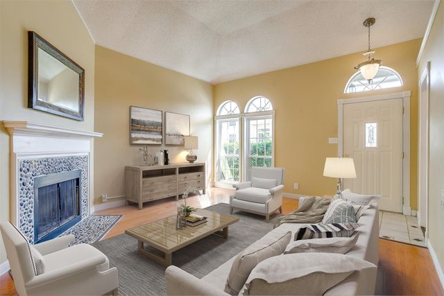 802 Greenridge Drive, Arlington, TX 76017