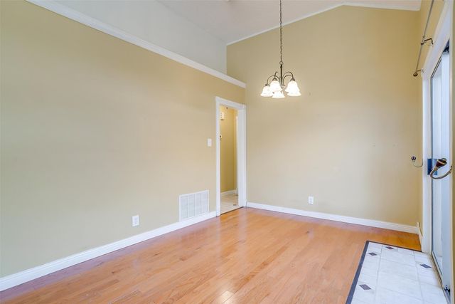 802 Greenridge Drive, Arlington, TX 76017