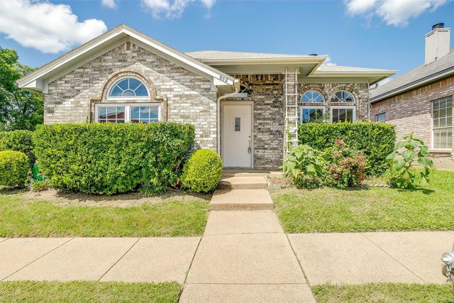 802 Greenridge Drive, Arlington, TX 76017