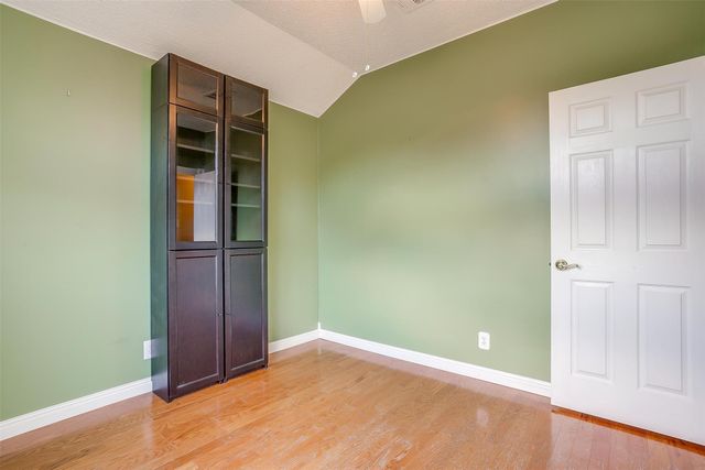 802 Greenridge Drive, Arlington, TX 76017
