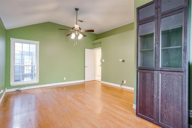 802 Greenridge Drive, Arlington, TX 76017