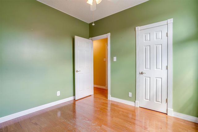 802 Greenridge Drive, Arlington, TX 76017