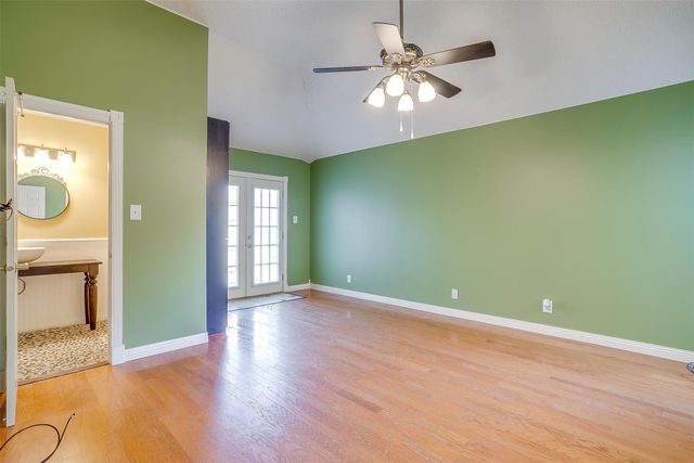 802 Greenridge Drive, Arlington, TX 76017