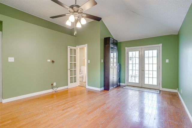 802 Greenridge Drive, Arlington, TX 76017