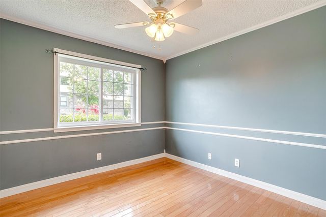802 Greenridge Drive, Arlington, TX 76017
