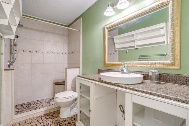 802 Greenridge Drive, Arlington, TX 76017
