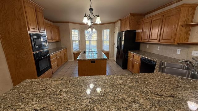 8312 TAOS Drive, Amarillo, TX 79118