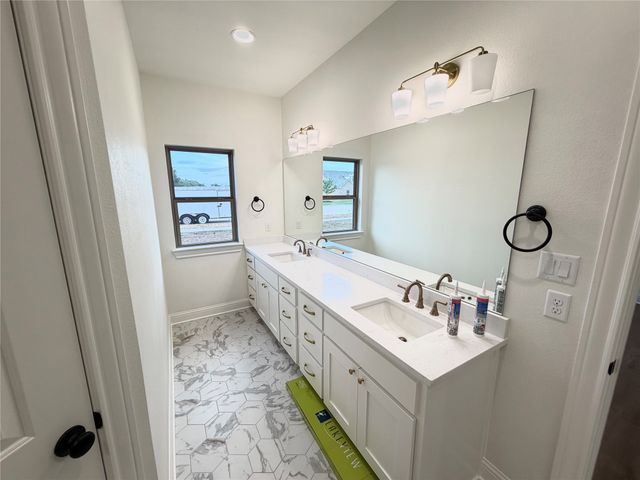 501 John Jr Drive, Lindsay, TX 76250