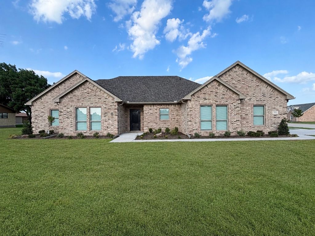 501 John Jr Drive, Lindsay, TX 76250