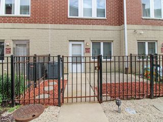 2409 W 32nd Place, Chicago, IL 60608