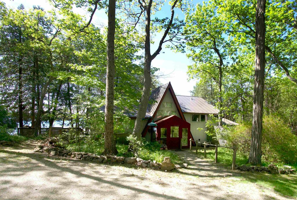 705 Cedar Beach Road, Charlotte, VT 05445