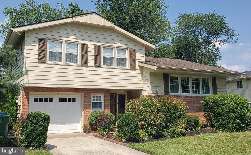 313 CAMBRIDGE RD, Cherry Hill, NJ 08034