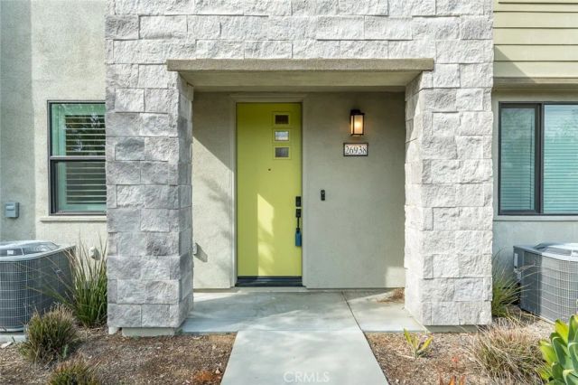 26938 Tanager Lane, Valencia, CA 91381