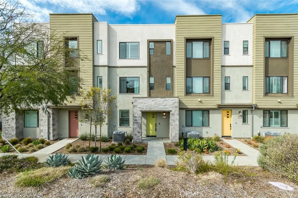 26938 Tanager Lane, Valencia, CA 91381