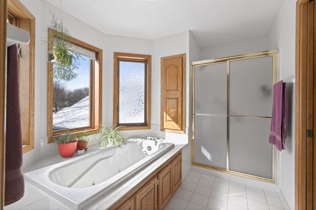 15002 Windemere Lane, Burnsville, MN 55306