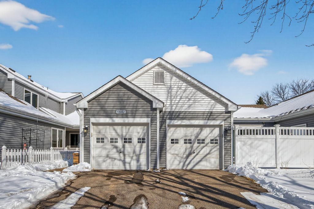 15002 Windemere Lane, Burnsville, MN 55306