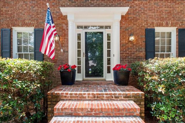 153 Lakeside Drive NW, Kennesaw, GA 30144