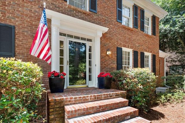153 Lakeside Drive NW, Kennesaw, GA 30144