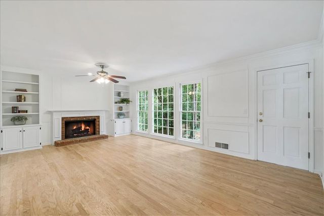 153 Lakeside Drive NW, Kennesaw, GA 30144