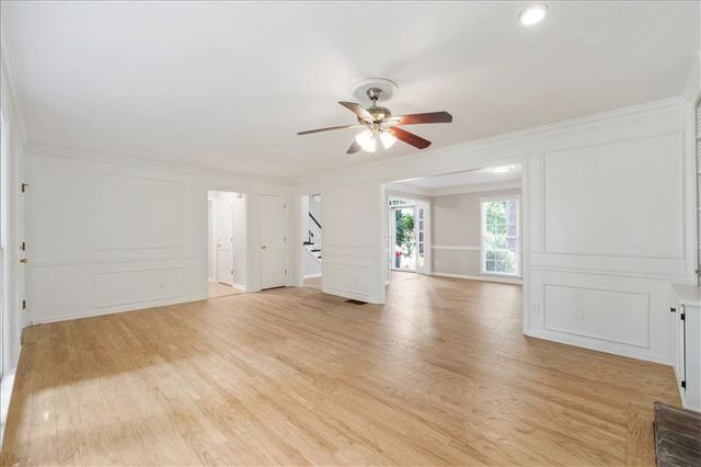 153 Lakeside Drive NW, Kennesaw, GA 30144