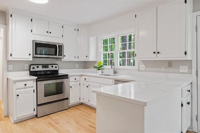 153 Lakeside Drive NW, Kennesaw, GA 30144