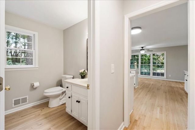 153 Lakeside Drive NW, Kennesaw, GA 30144