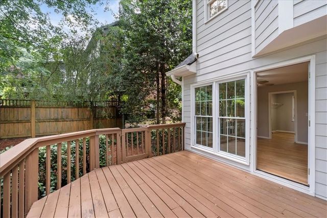 153 Lakeside Drive NW, Kennesaw, GA 30144